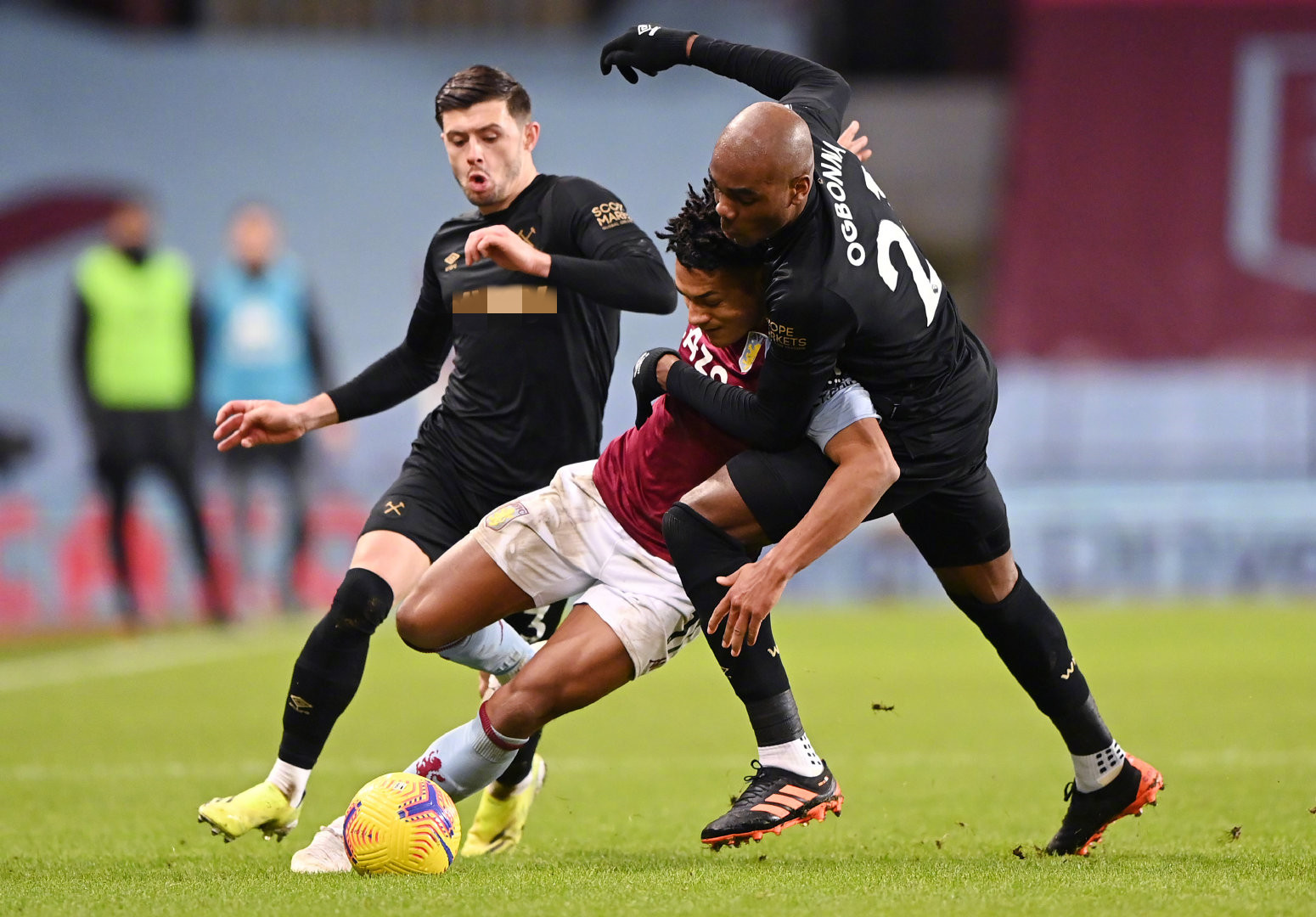 每个小组由 每个小组由