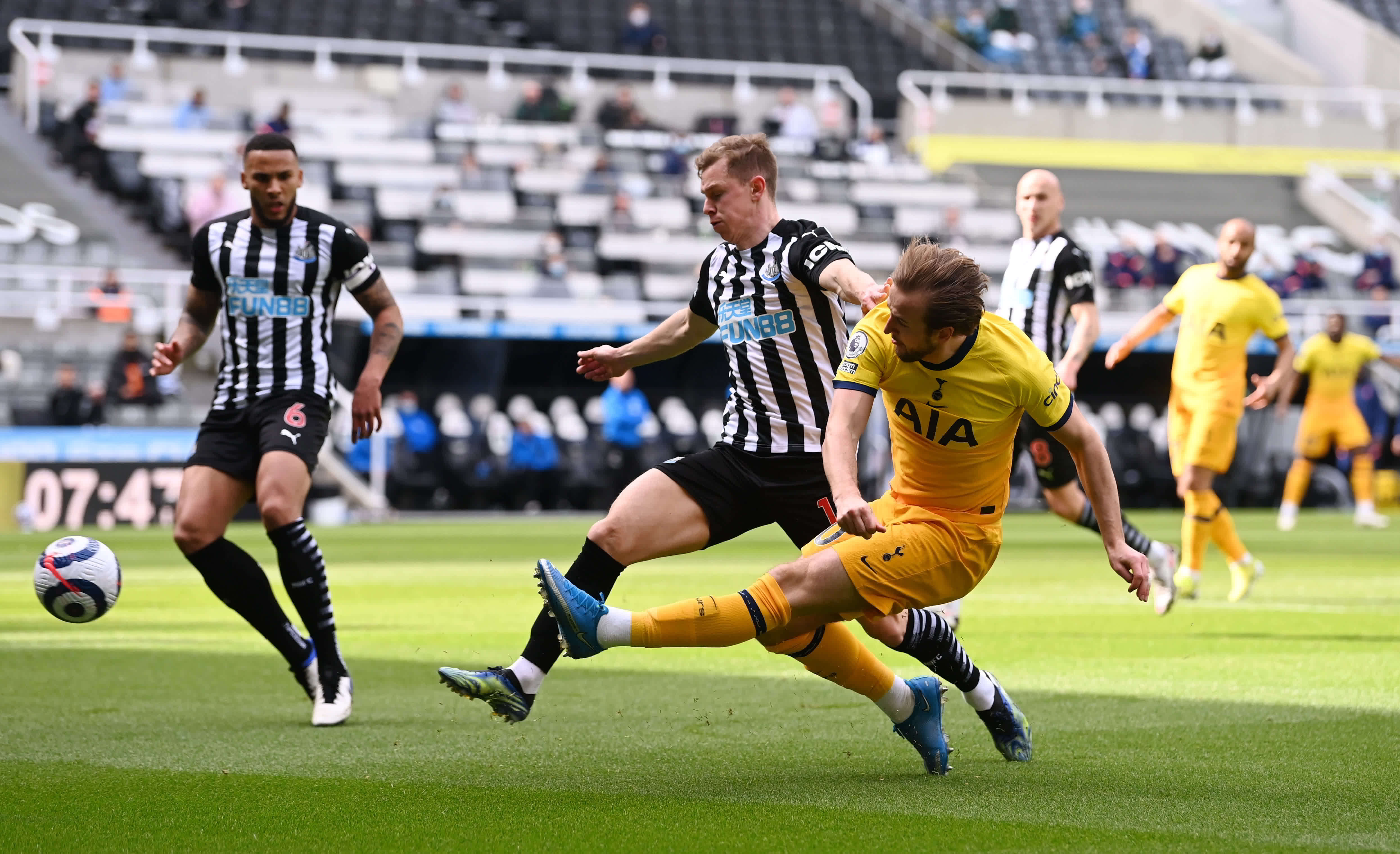 只许州官放火，不让百姓点灯，说一套做一套.